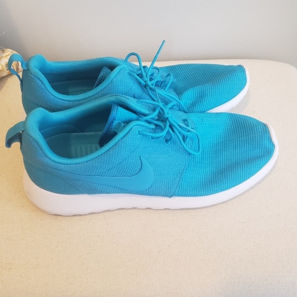 Nike Running Shoes - Picture 1 of 2